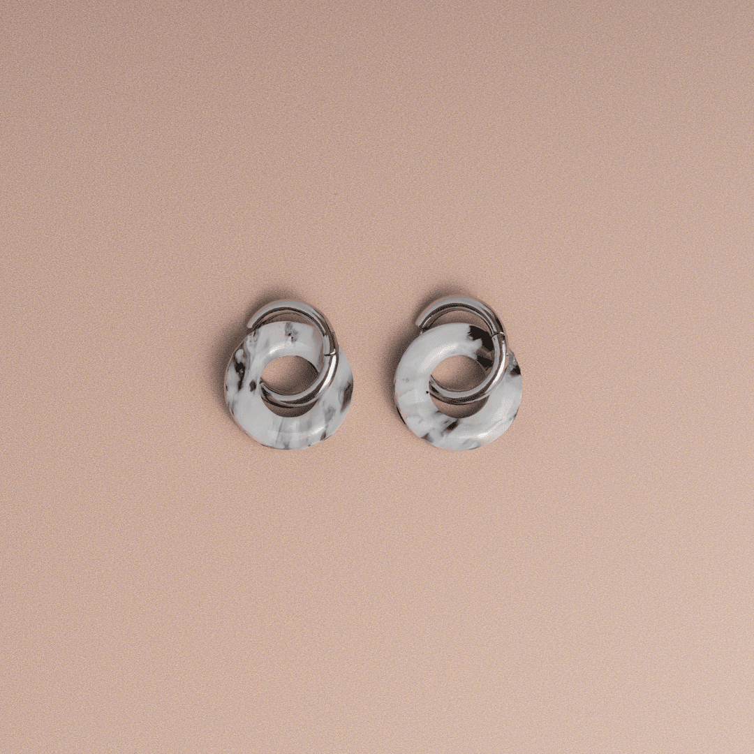 Boucles d’oreilles créoles en plastique recyclé – gris