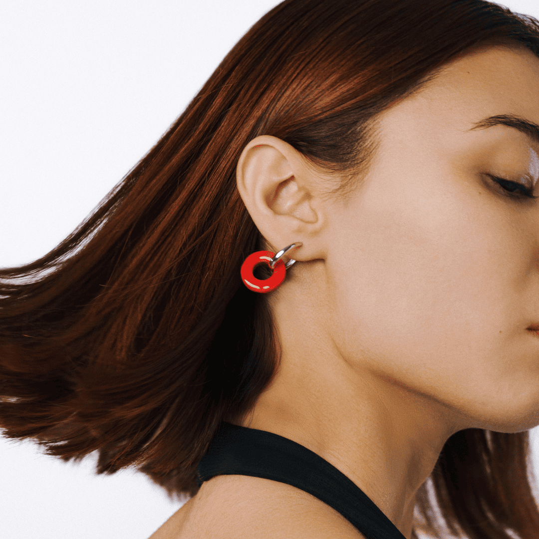 Boucles d’oreilles créoles en plastique recyclé – rouge