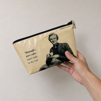 Trousse en page de magazine vintage Nescafé