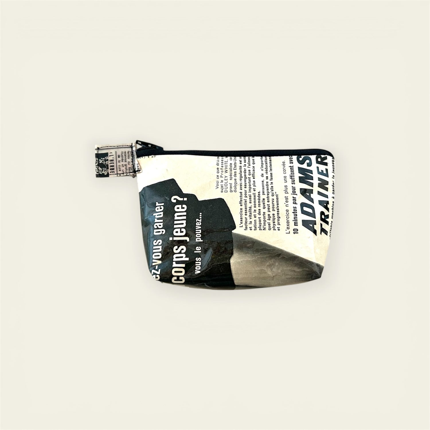 Trousse en page de magazine vintage Petit Femme