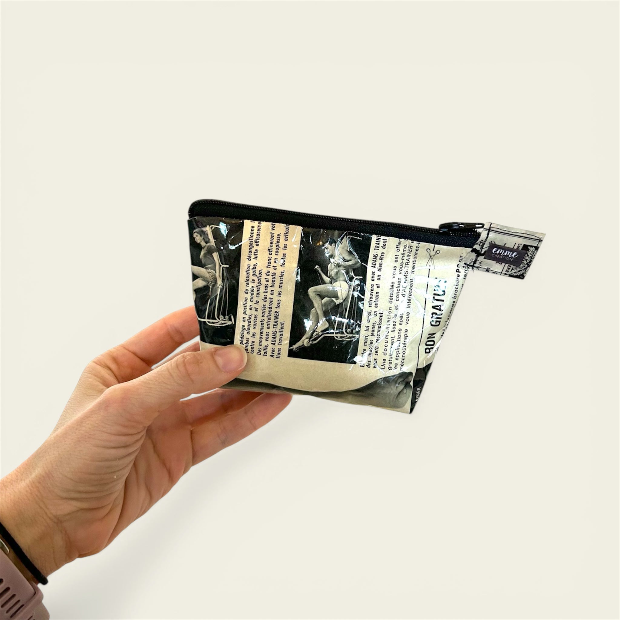 Trousse en page de magazine vintage Petit Femme