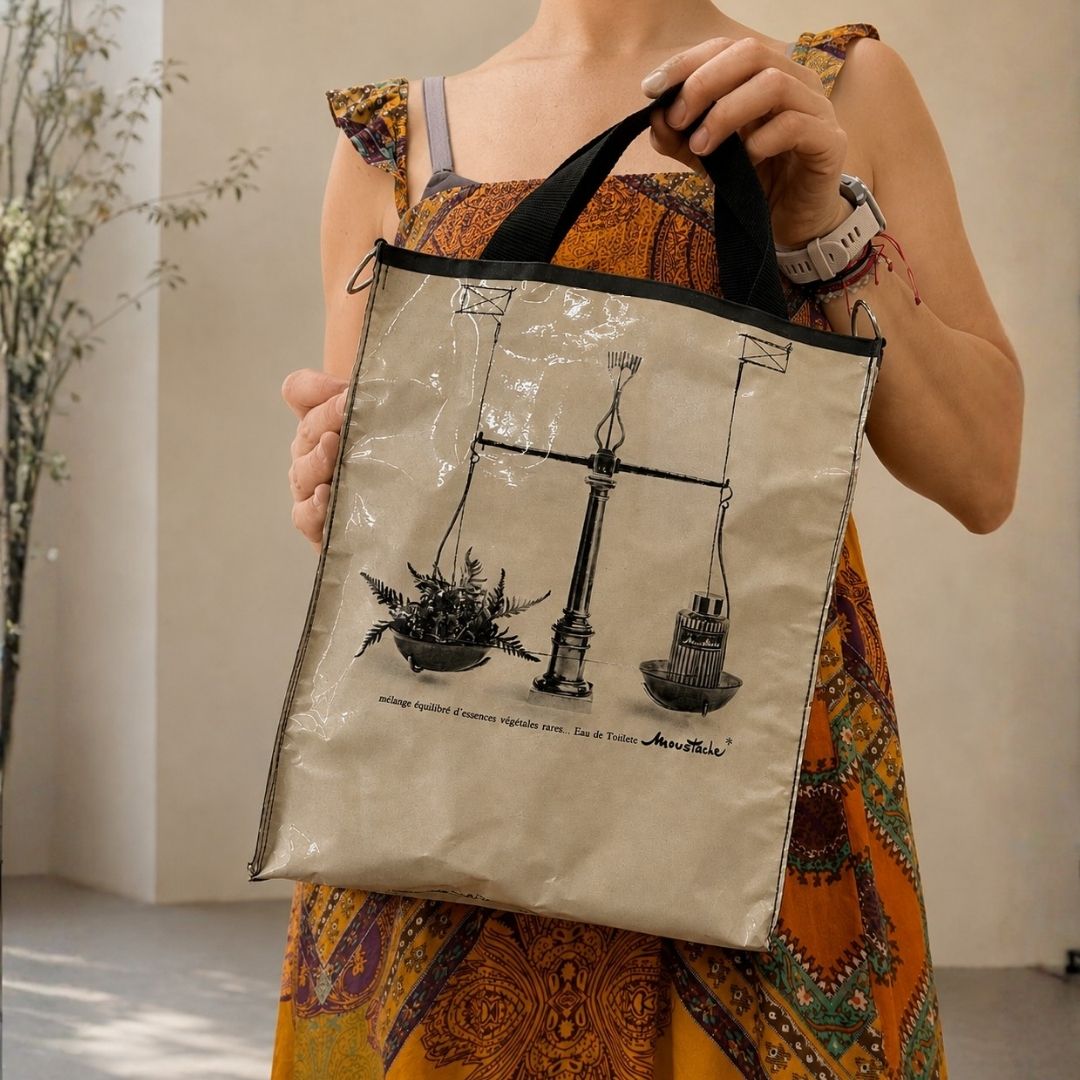 Sac cabas en page de magazine vintage Moustache