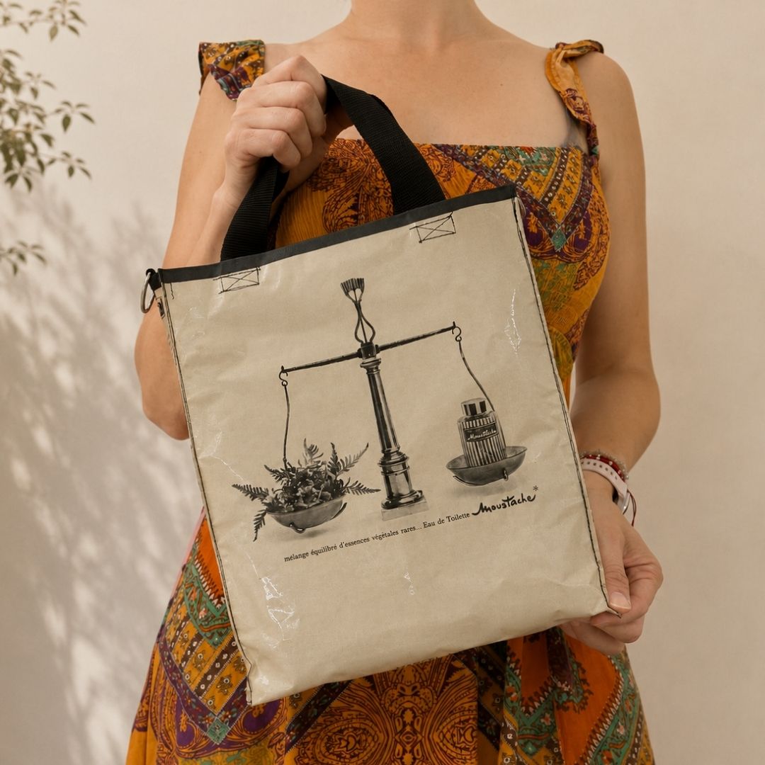 Sac cabas en page de magazine vintage Moustache