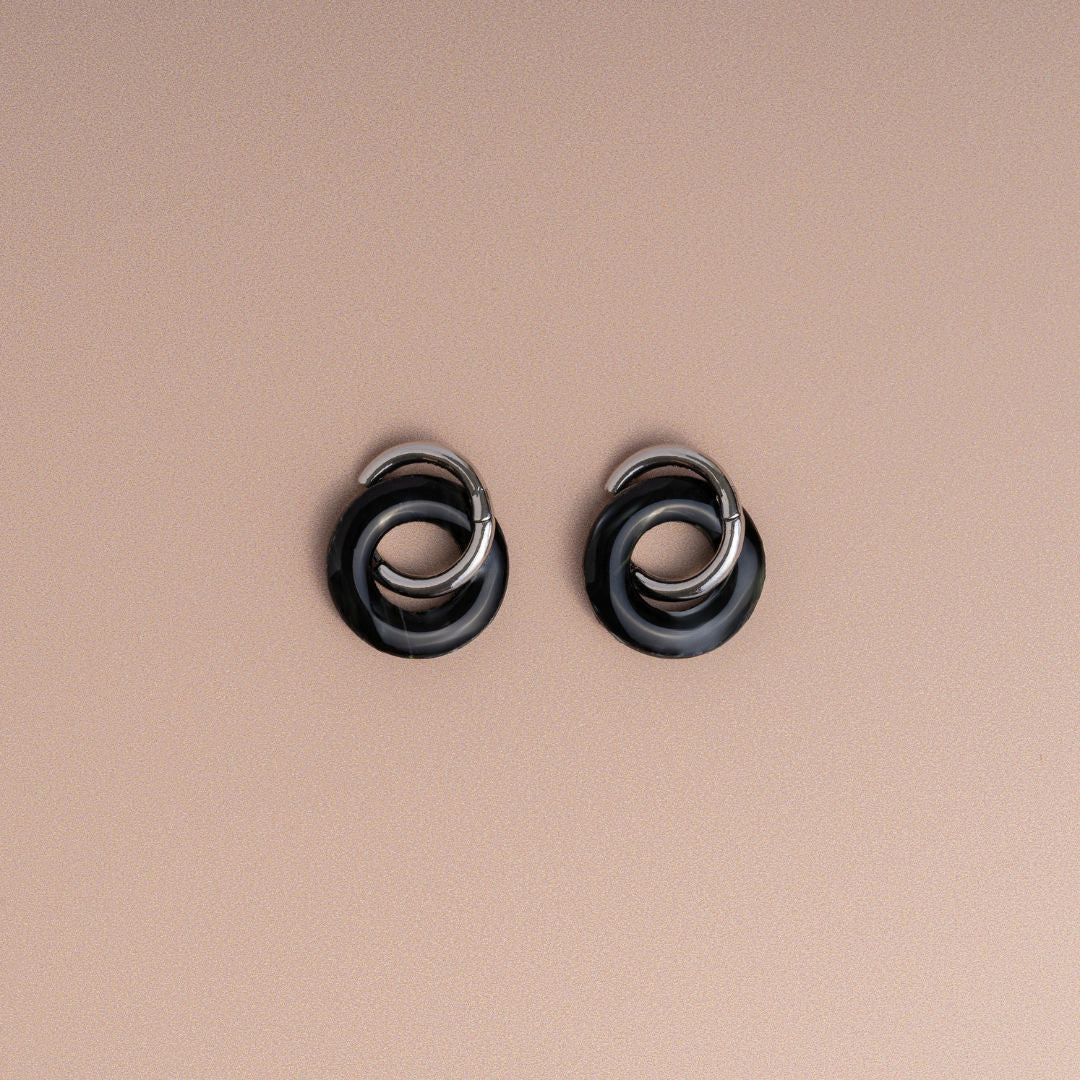 Boucles d’oreilles créoles en plastique recyclé – noir