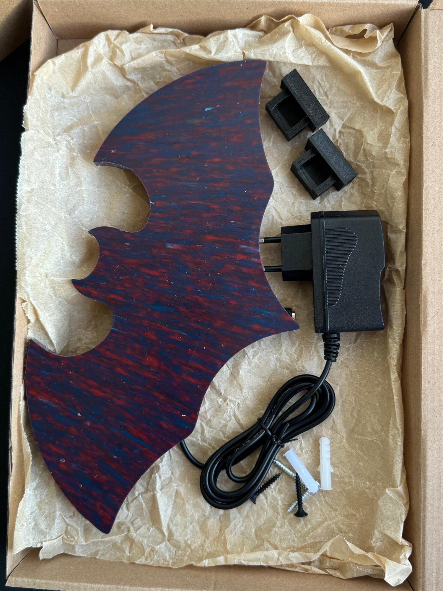 Lippen-Wandlampe aus recyceltem Kunststoff
