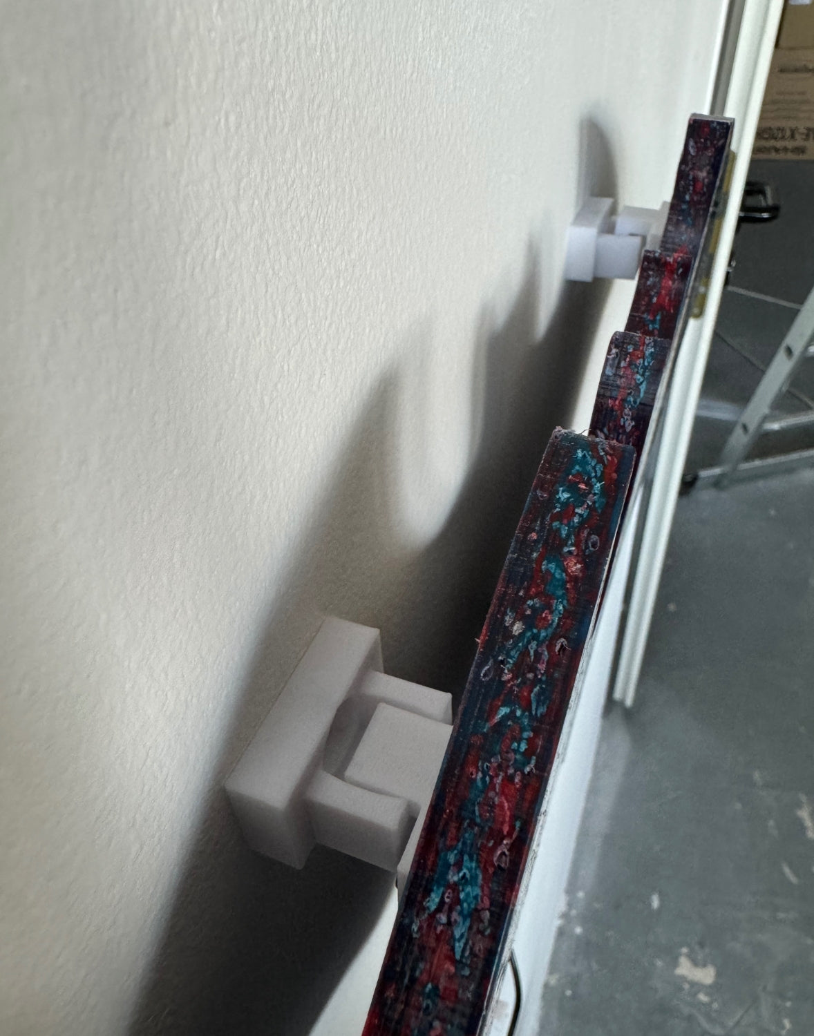 Lippen-Wandlampe aus recyceltem Kunststoff