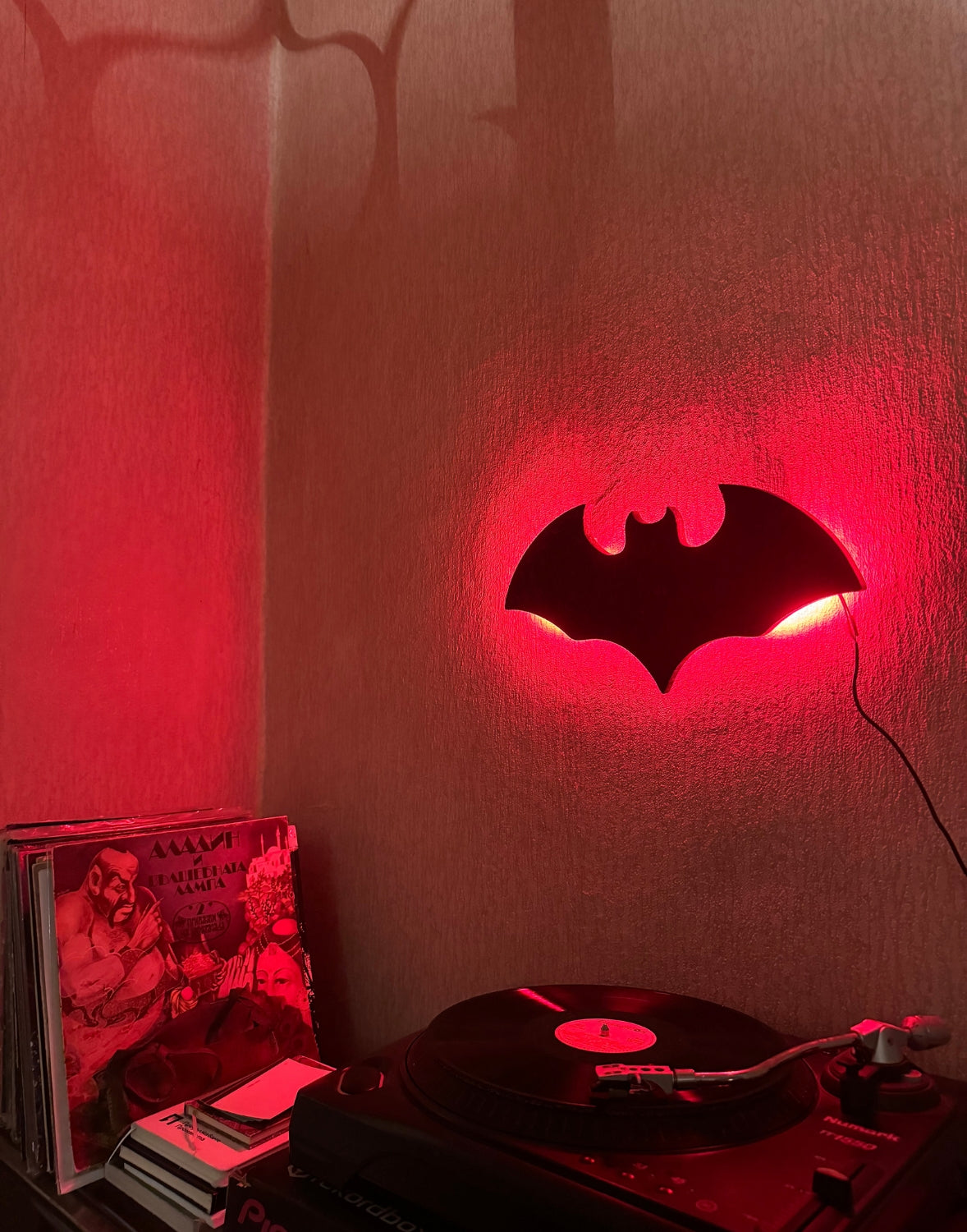 Lippen-Wandlampe aus recyceltem Kunststoff