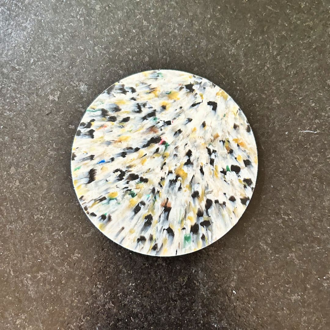 Sous-verres en plastique recyclé – Set de 2 — Blanc, noir &amp; doré