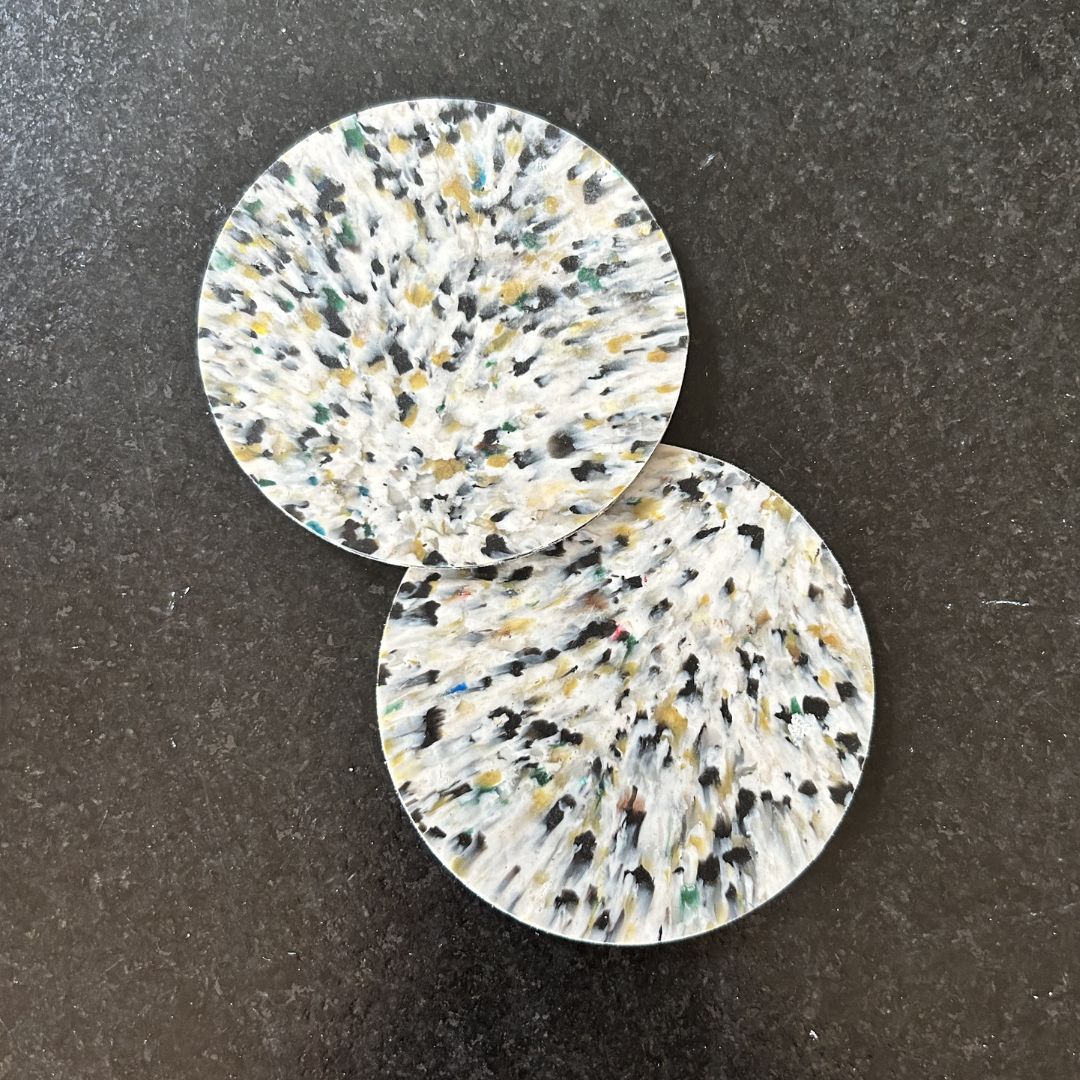 Sous-verres en plastique recyclé – Set de 2 — Blanc, noir &amp; doré