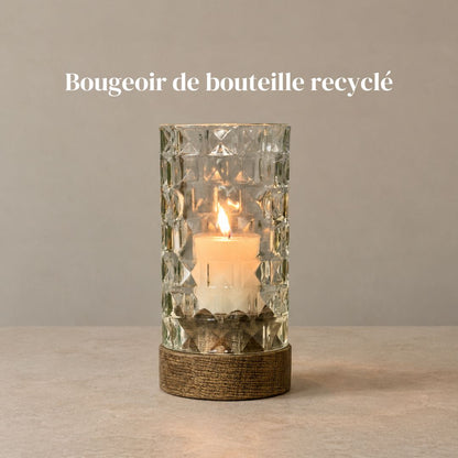 Bougeoir en bouteille recyclée avec socle en bois