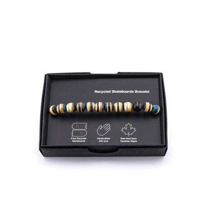 Mini bracelet bleu en skateboard recyclé – bracelet en perles de bois