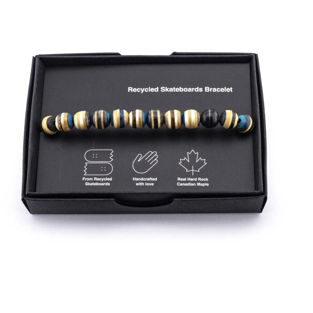 Bracelet bleu en skateboard recyclé – bracelet en perles de bois